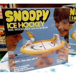 SNOOPY ICE HOCKEY