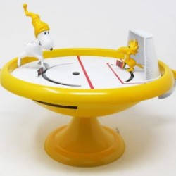 SNOOPY ICE HOCKEY